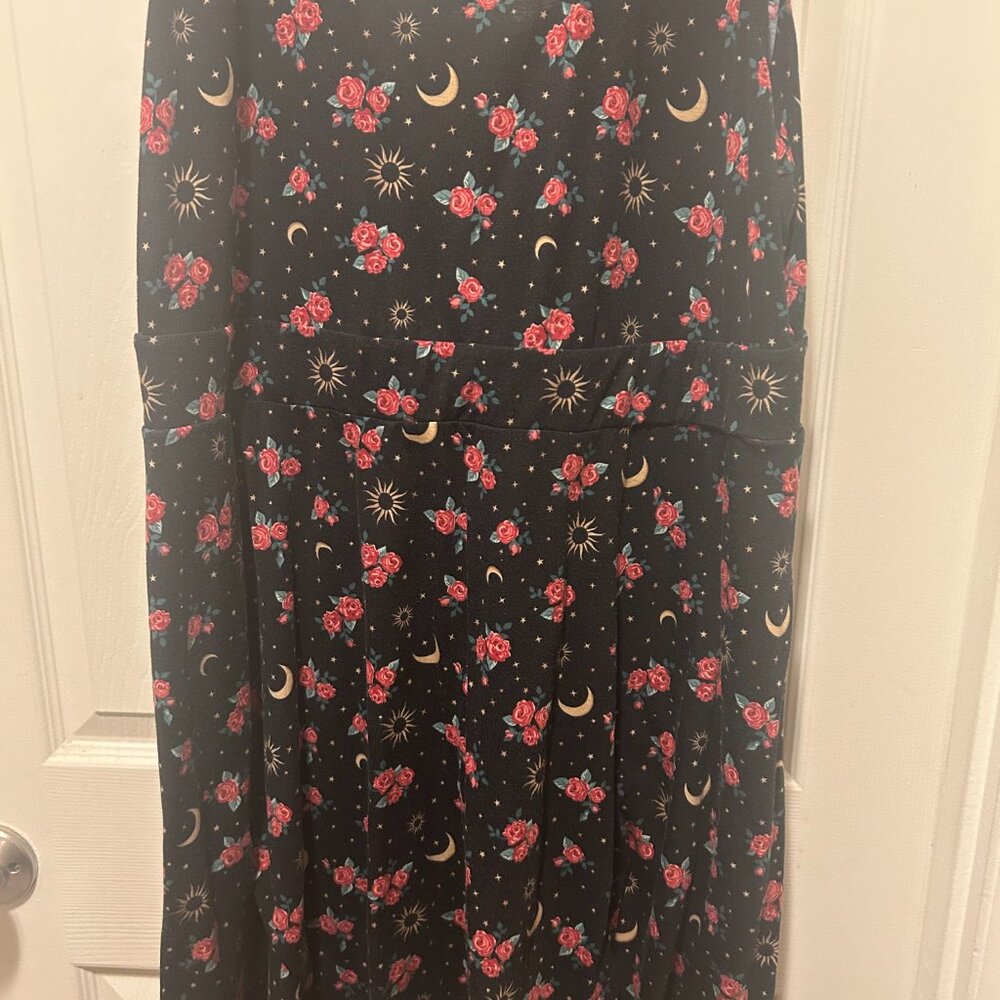 Hot Topic Roses & Celestial Bodies Strappy Back Mini Dress Plus Size 2X - Picture 4 of 7